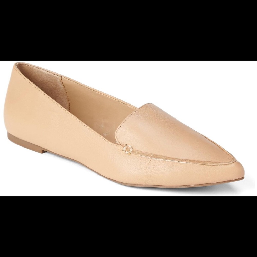 Gap beige/nude Pointy Toe Leather Loafers 7